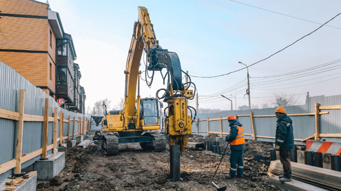 Вибропогружатель Delta VM760R помогает строить мост в Ростовской области