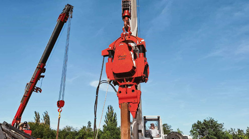 Крановый электрический вибропогружатель в реконструкции водопроводной сети