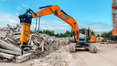 Гидромолот Delta FX-20 S помогает строить в Архангельской области