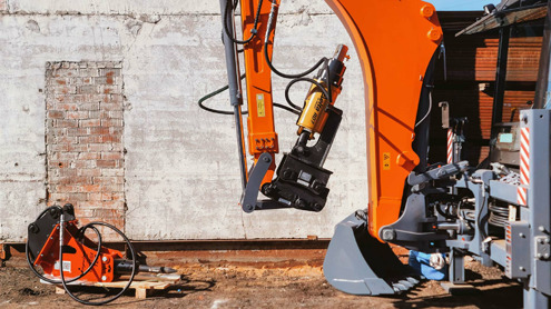 Гидробур Delta RD7 и гидравлический молот Impulse 120 работают в столице