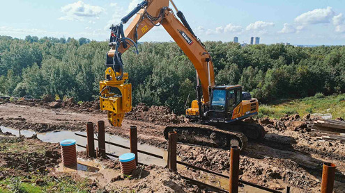 Вибропогружатель Delta VM760R помогает строителям в Хабаровске