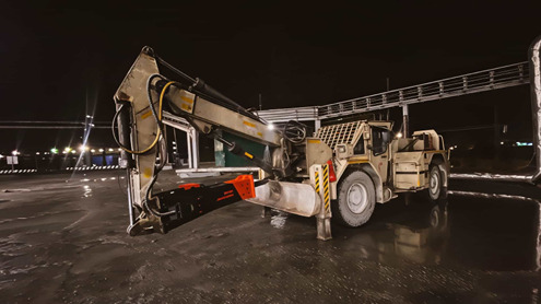 Решение для негабарита: гидромолот HammerMaster для непрерывного производства