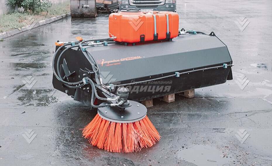 Щетка дорожная коммунальная Impulse SP1850BSL с бункером, системой орошения и бордюрной щеткой картинка 476604