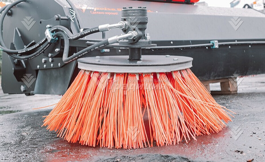 Щетка дорожная коммунальная Impulse SP1850BSL с бункером, системой орошения и бордюрной щеткой картинка 476608