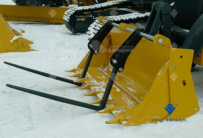 Вилы откидные паллетные Impulse PF2000 на ковш John Deere 325J/315SK/325SK картинка 115896