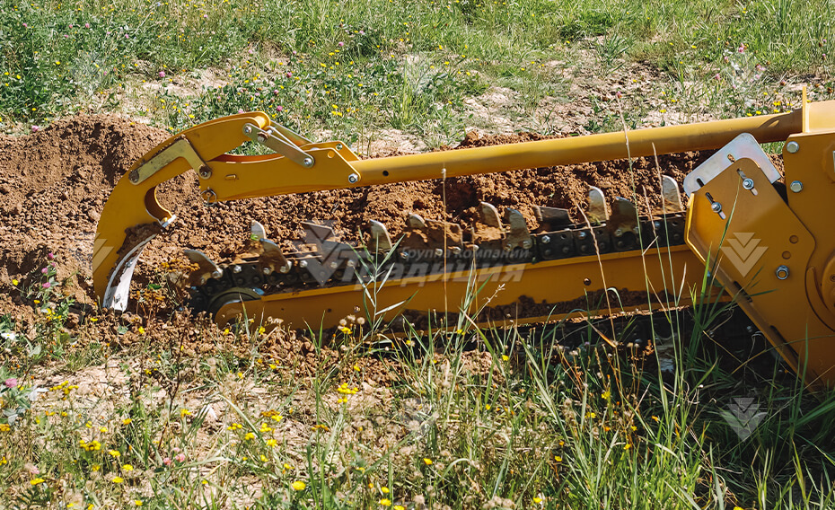 Траншеекопатель Delta TR900 на мини-погрузчик Mustang для грунта картинка 635260