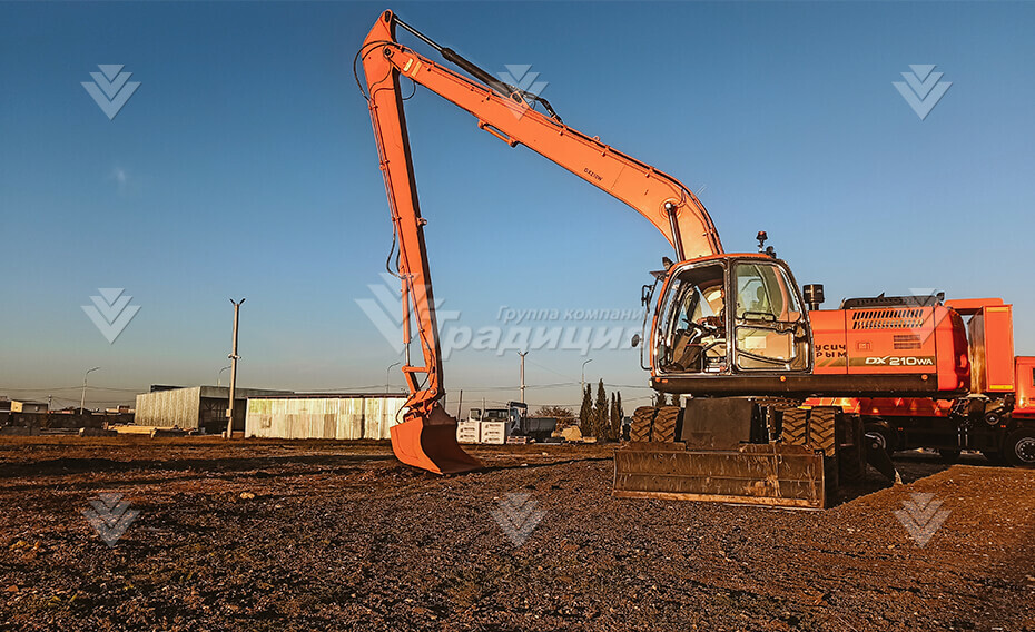 Удлиненное рабочее оборудование Long Reach DLR21-15,4 на SANY SY215 с ковшом 0,5 м. куб. и противовесом 1,5 т. картинка 641710