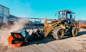 Щетка дорожная Impulse SP2400G гидроповорот с плитой