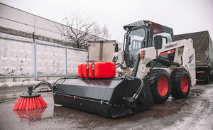 Щетка дорожная коммунальная Impulse SP1850BSL с бункером, системой орошения и бордюрной щеткой