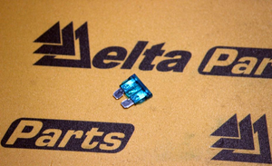 Предохранитель 15А JCB 716/05706