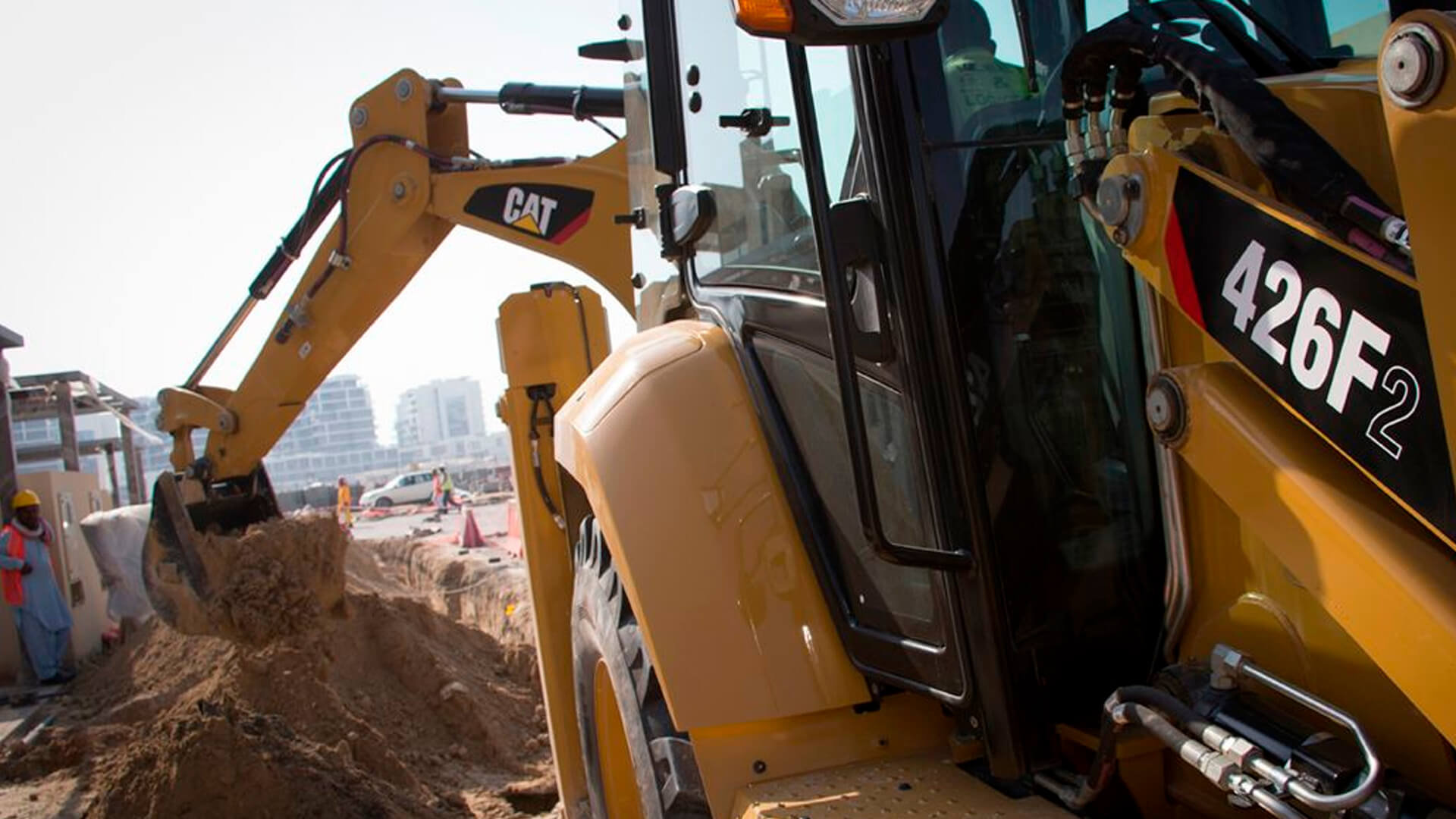 Экскаватор-погрузчик MST M542