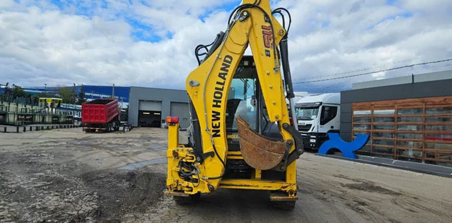 Экскаватор-погрузчик NEW HOLLAND B115B