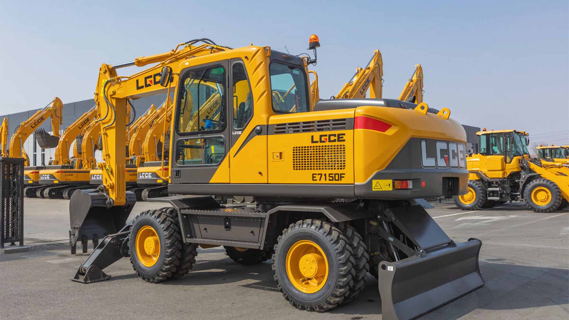 Экскаватор LGCE E7150F