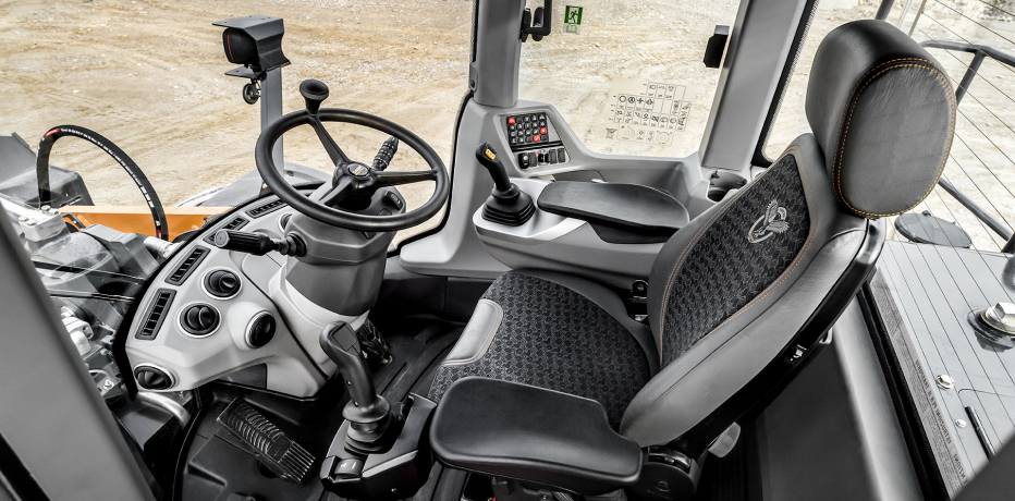 Кабина мини-погрузчика